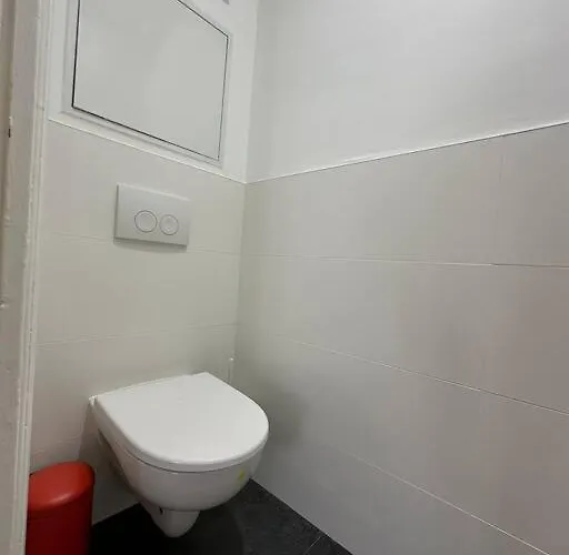 New Delhi, Ambiance Accueillante Et Eclatante