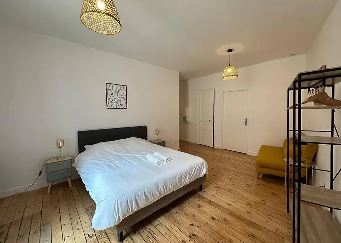 New Delhi, Ambiance Accueillante Et Eclatante * Reims